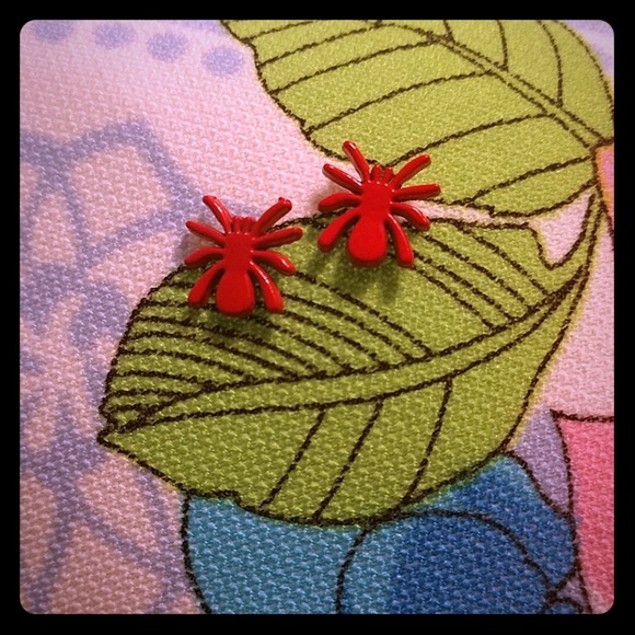 Jewelry - Rockabilly Tiny Red Spider Earrings